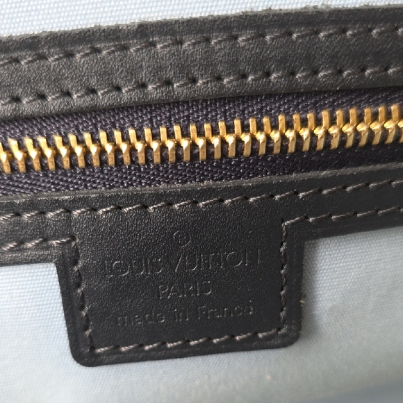 Louis Vuitton Canvas Mongram Hand Bag - Picture 11 of 14